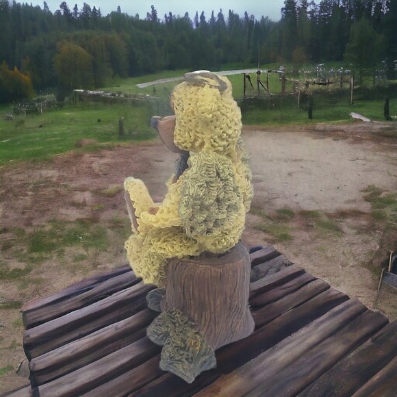 Shelly Bears & Co. 1998 Angel Bear Figurine Sitting on Stump, Holding Bird - Picture 4 of 5
